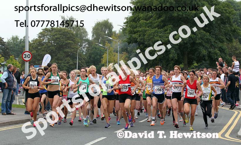 Start of the senior womens Northern 4 Stage Road Relay, Warrington. Photo: David T. Hewitson/Sports for All Pics